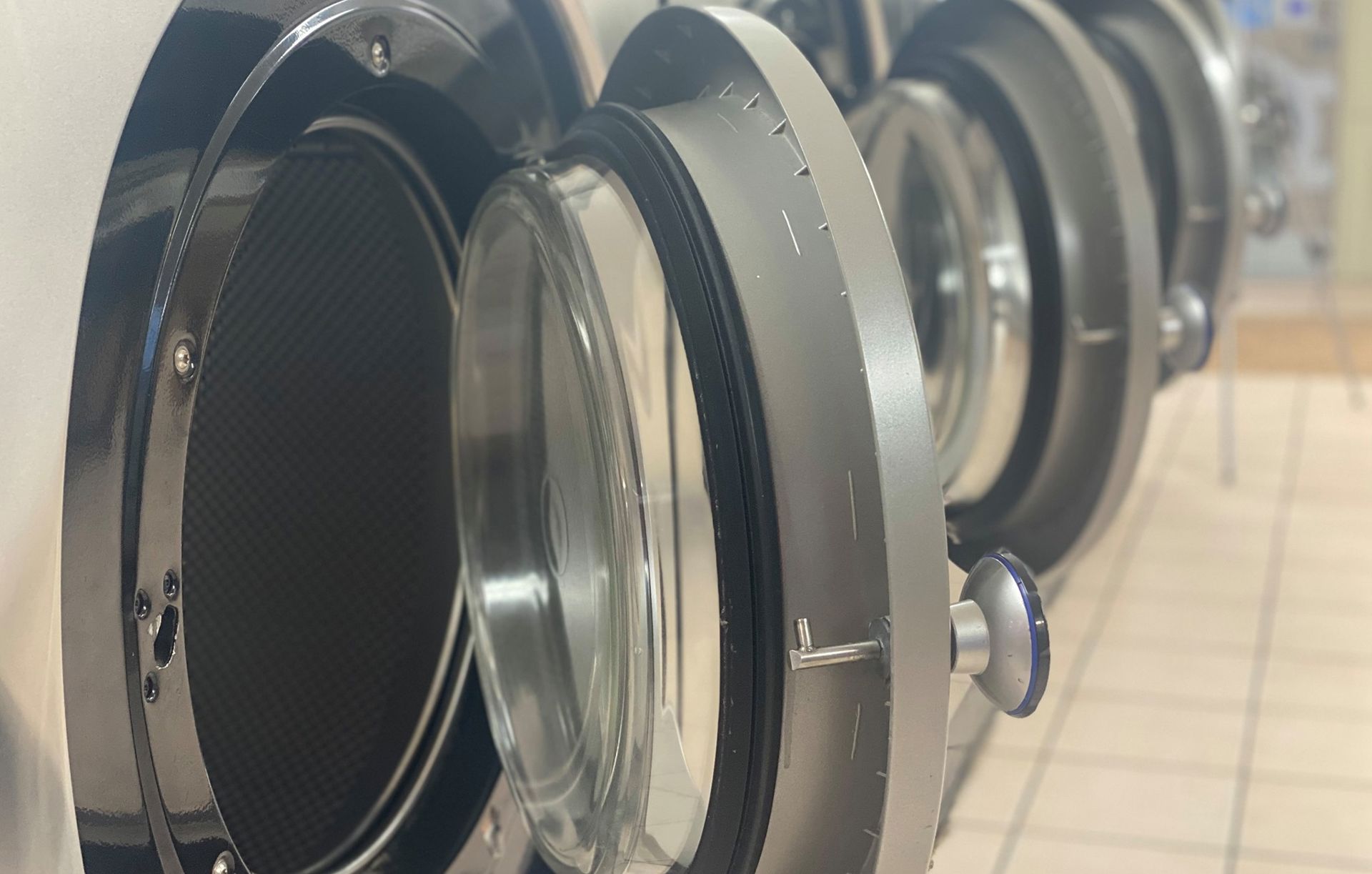 Laundromat Near 65615