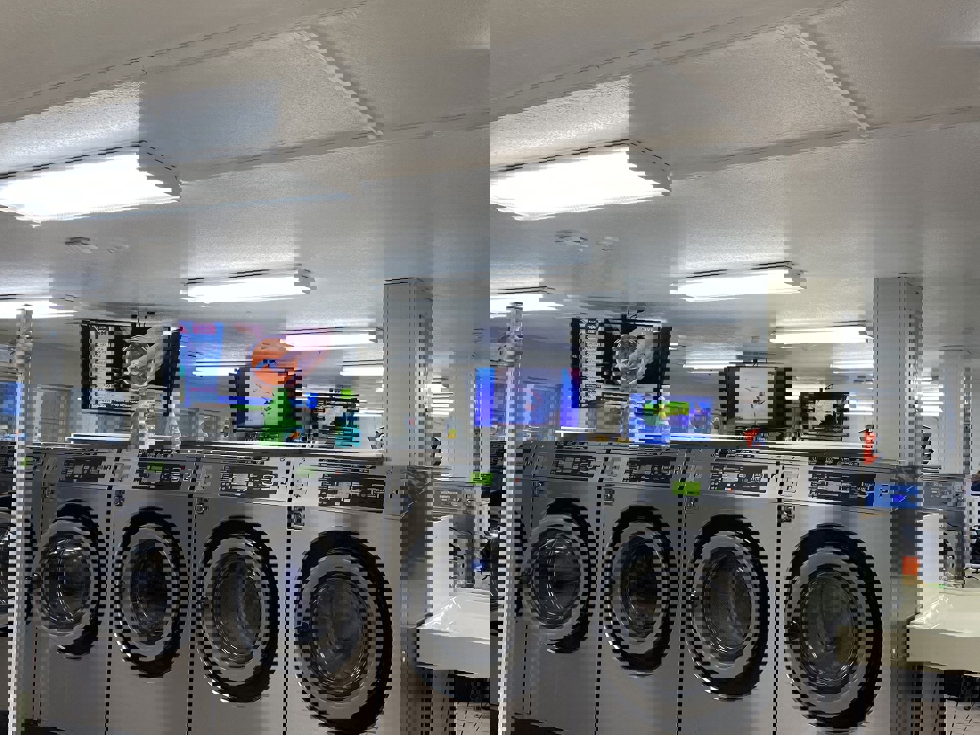 Laundromat Near 65616